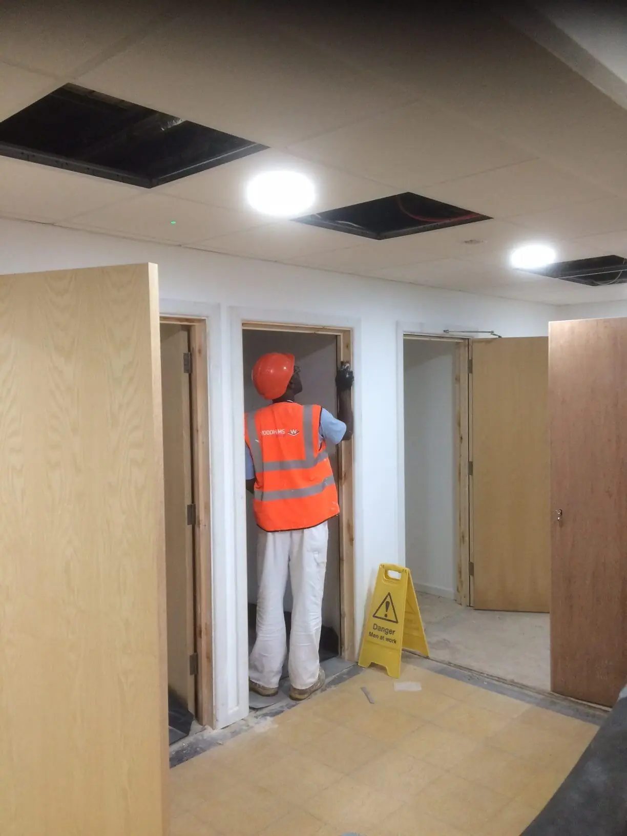 Office refurbishment – open-plan workspace fit-out